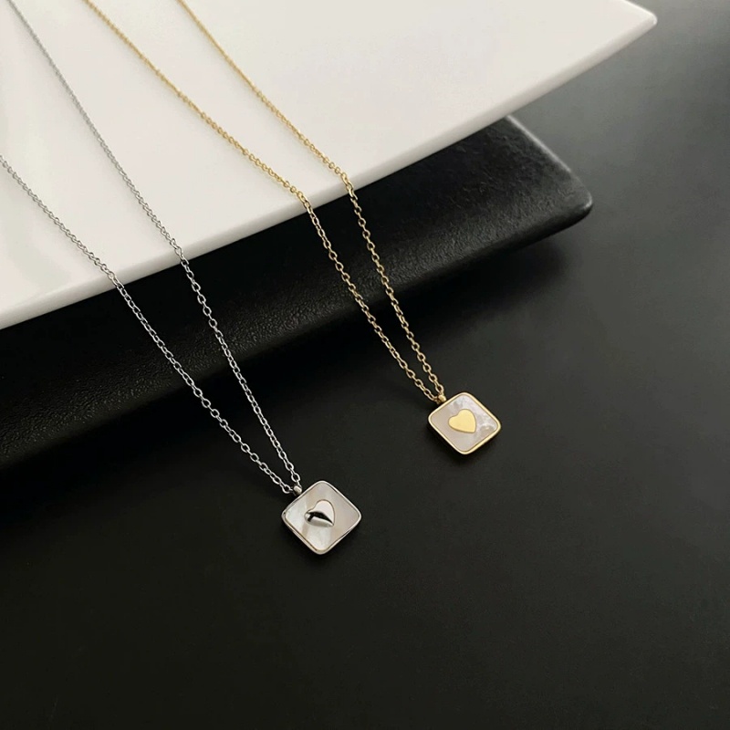 Kalung titanium Wanita Liontin Kotak love Hati Lapis Emas 18K Korea