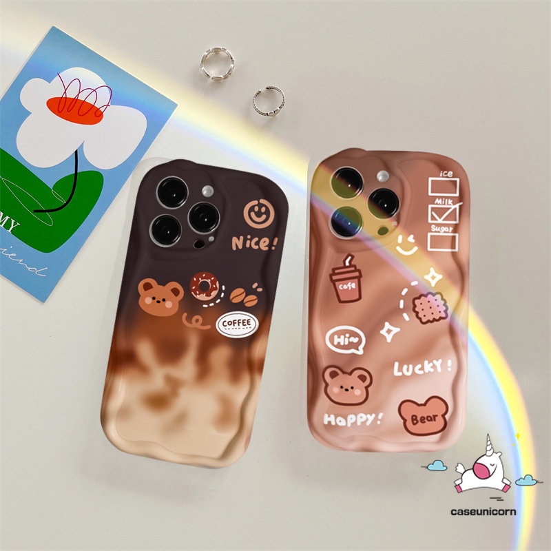 Kartun Lucu Beruang Kecil Casing Ponsel Kompatibel Untuk IPhone XR 11 13 12 14 Pro Max X 7 8 6s 6 Plus XS Max SE 2020 3D Bergelombang Melengkung Tepi Gradien Kopi Smiley Biskuit Tpu Soft Cover