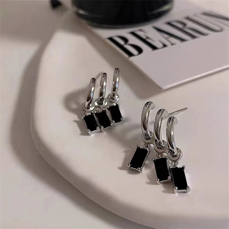 Baru Tiga Baris Hitam Kristal Persegi Rumbai Anting Fashion Logam Wanita Klasik Musim Panas Zirkon Elegan Perempuan Trendi Perhiasan