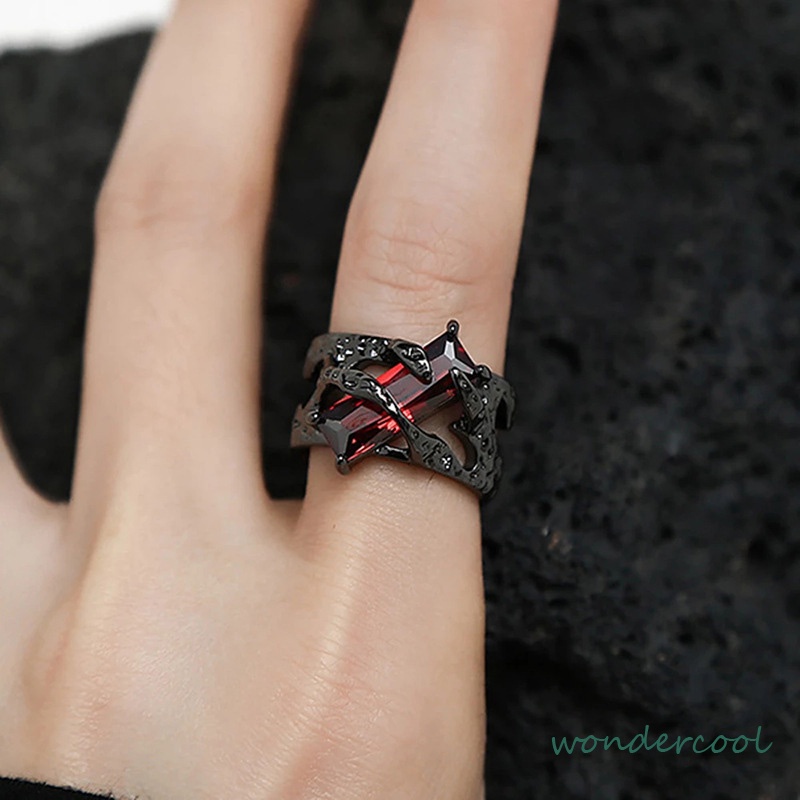 Cincin Retro Desain Geometris Merah Kepribadian Wanita Cincin Logam Tekstur Berongga Punk-Won