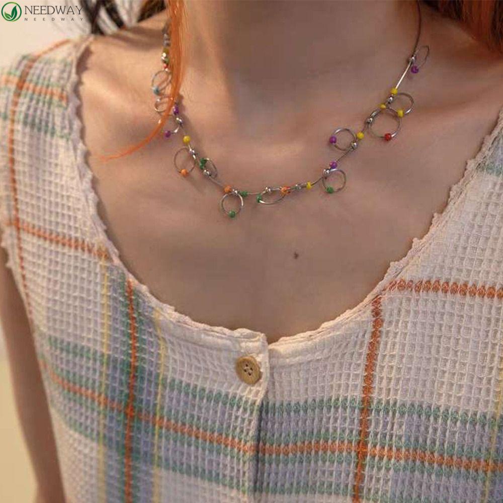 Needway Wanita Bohemian Kalung Pesona Rantai Klavikula Halus Warna-Warni Manik-Manik Baja Titanium Sederhana Y2K Gadis Choker