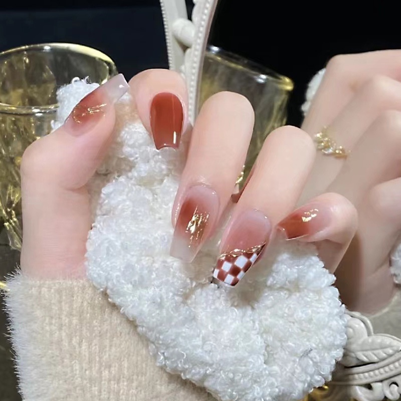 24pcs Brown Sugar Caramel Tea and Checkerboard on Nails Full Cover Stick on Nails Dengan Paku Lem Jelly Untuk Wanita Perempuan