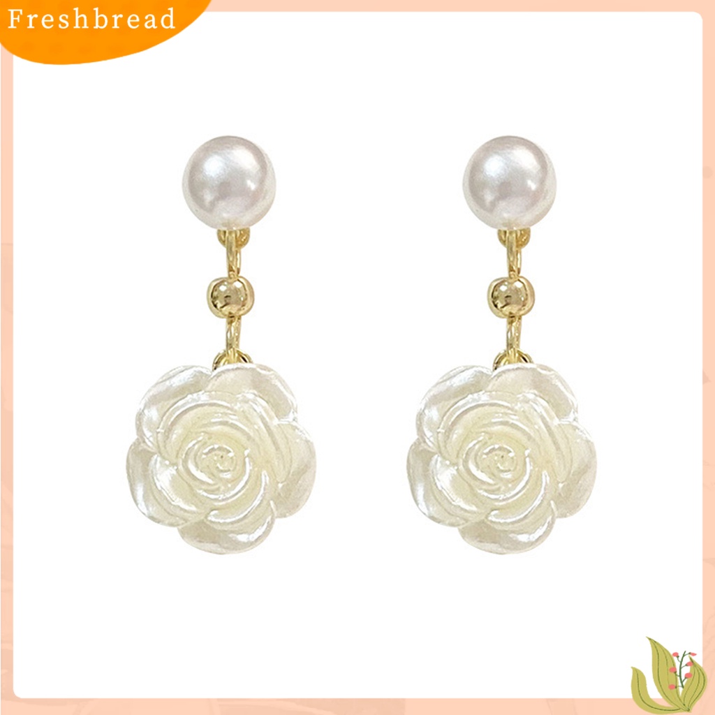 &lt; Freshbread &gt; 1pasang Anting Wanita Bentuk Camelia Desain Mutiara Imitasi Pertunjukan Pesona Unik Alloy Bunga Mini Gaya Elegan All-Match Drop Earrings Untuk Pacaran