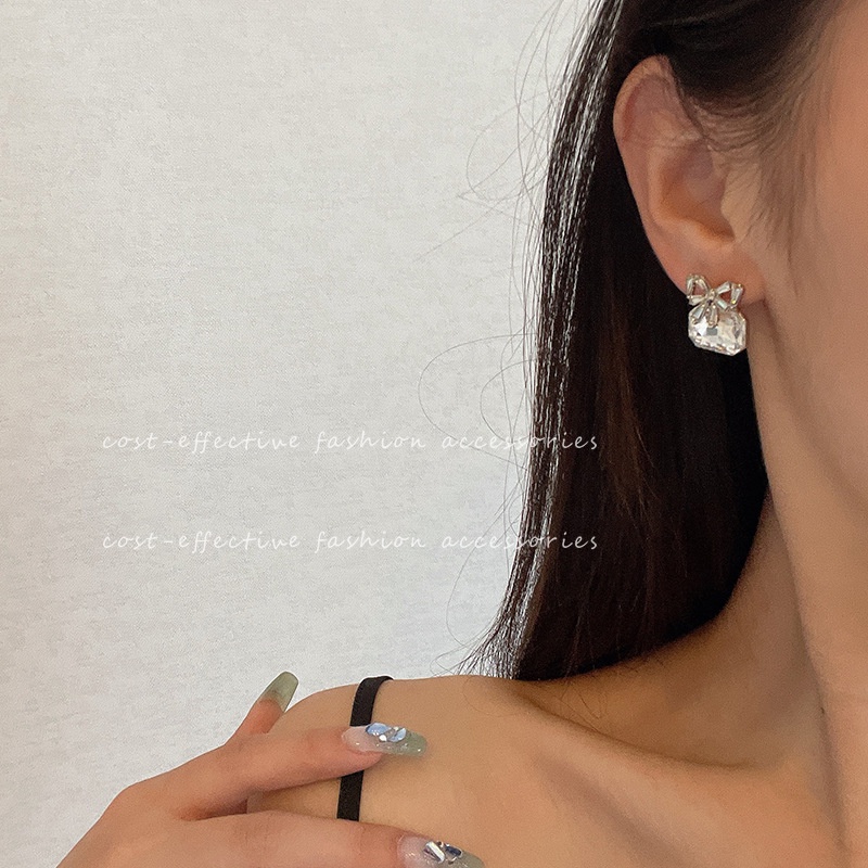 Bow Knot Crystal Zircon Earrings, Anting Jarum Perak, Anting Perempuan, Memakai Aksesoris