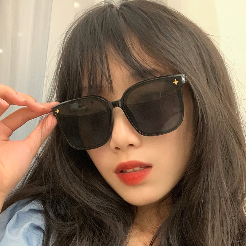 Fashion Square Aesthetic Shades Sunglasses Untuk Wanita/Men Metal Frame Sunglasses Eyewear