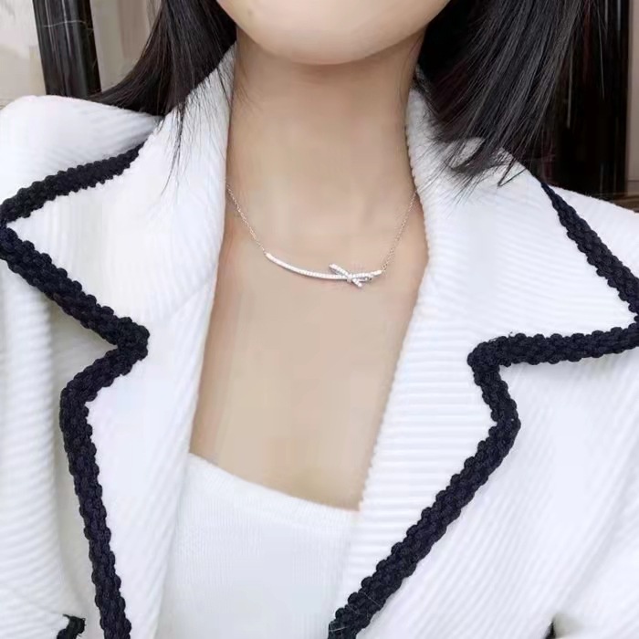 Smile Smiley Bow Kalung Perempuan Rantai Klavikula Cahaya Desain Niche Mewah Merasakan ins Kalung Influencer Trendi