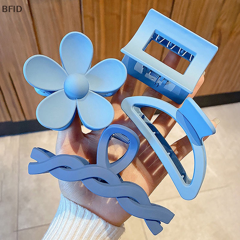 [BFID] New Blue Hair Clip Crab Hair Clip Ukuran Besar Hair Claw Jepit Rambut Elegan Untuk Wanita [ID]