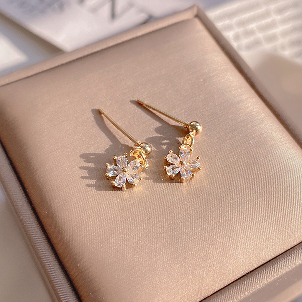 Satu Pasang Sederhana Syle Mewah Mengkilap Berlian Kristal Snowflake Ear Stud Wanita Fashion Perhiasan Emas Baja Titanium Drop Earrings