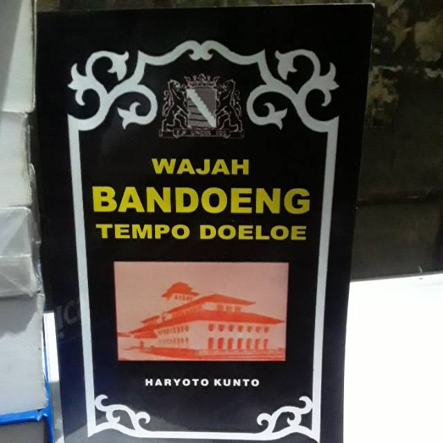 

Buku wajah bandoeng tempo doeloe