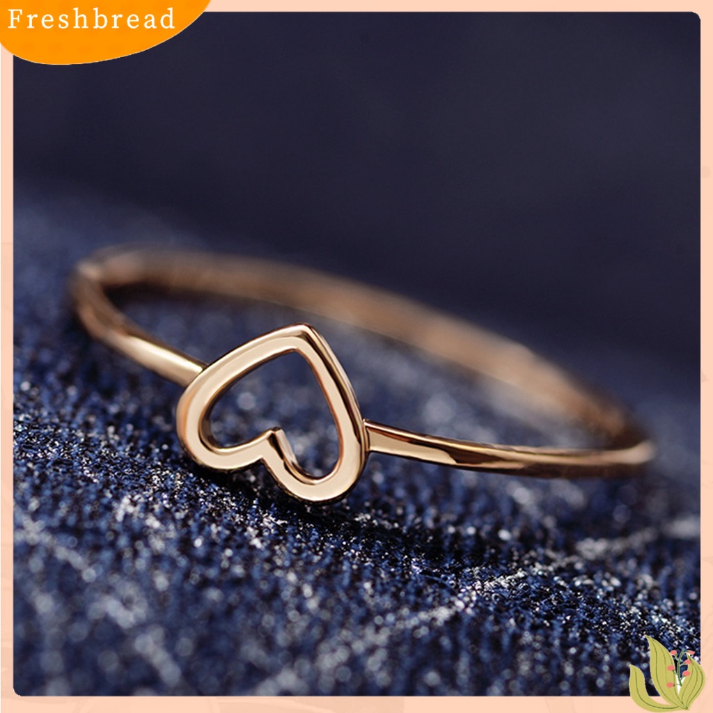 &lt; Freshbread &gt; Wanita Sederhana Melubangi-out Cincin Hati Valentine Lamaran Circlet Perhiasan Hadiah