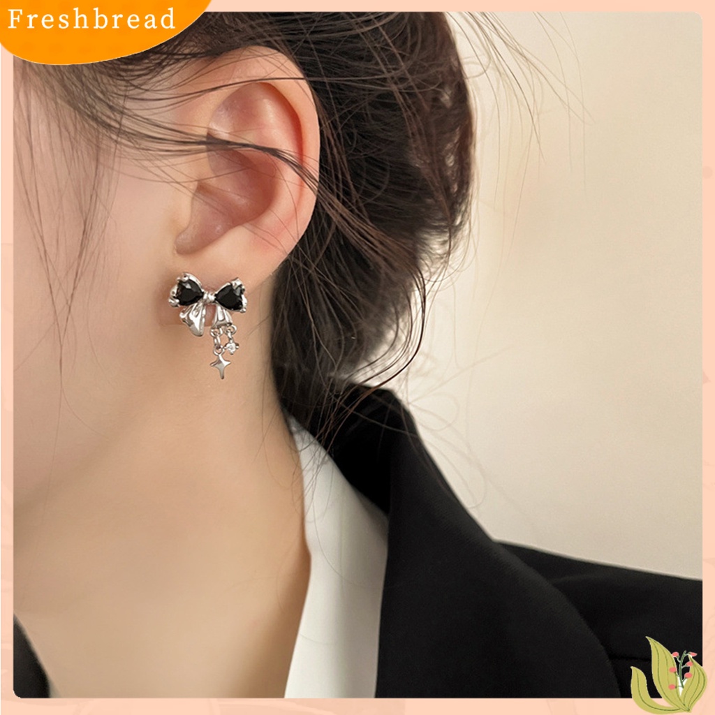 &lt; Freshbread &gt; 1pasang Drop Earrings Temperamen Geometris Cubic Zirconia Eye-catching Tahan Aus Dekorasi High-end Sparkling Bows Pendant Earrings Perhiasan Aksesori