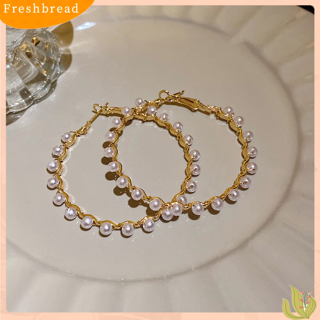 &lt; Freshbread &gt; 1pasang Anting Pejantan Bersinar Geometris Gloss Tinggi Temperamen Tahan Luntur Dekorasi Berbentuk Hati Wanita Mutiara Imitasi Lingkaran Anting Aksesoris Pakaian