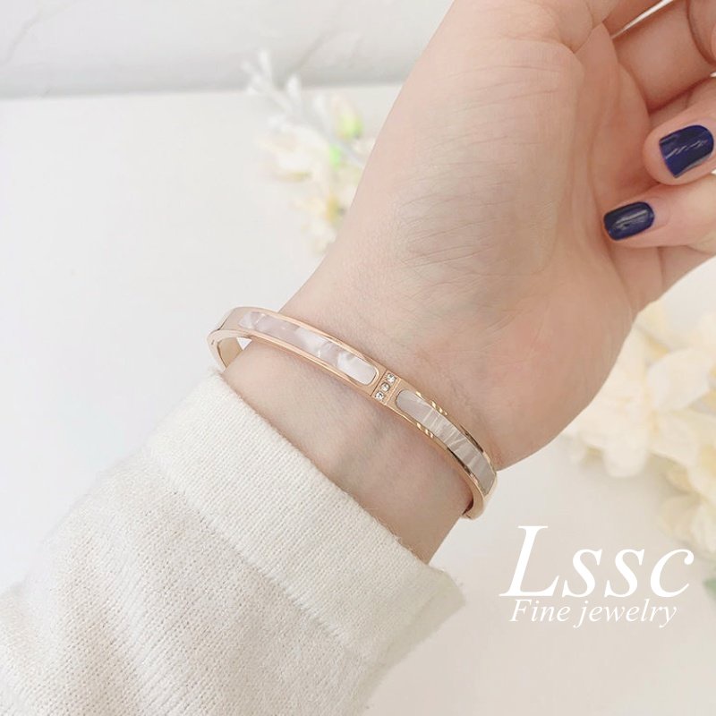 Gelang Titanium Shell Berlian Mewah Cantik Emas 18K Wanita Korea Bangle Anti Karat Aksesoris Perhiasan Fashion