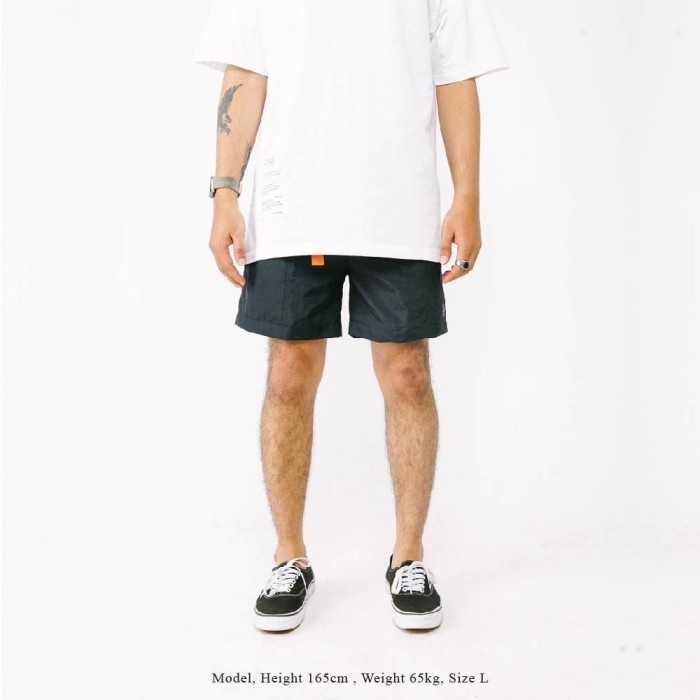 UNKL347 Pants Celana Pendek Hitam WACX A