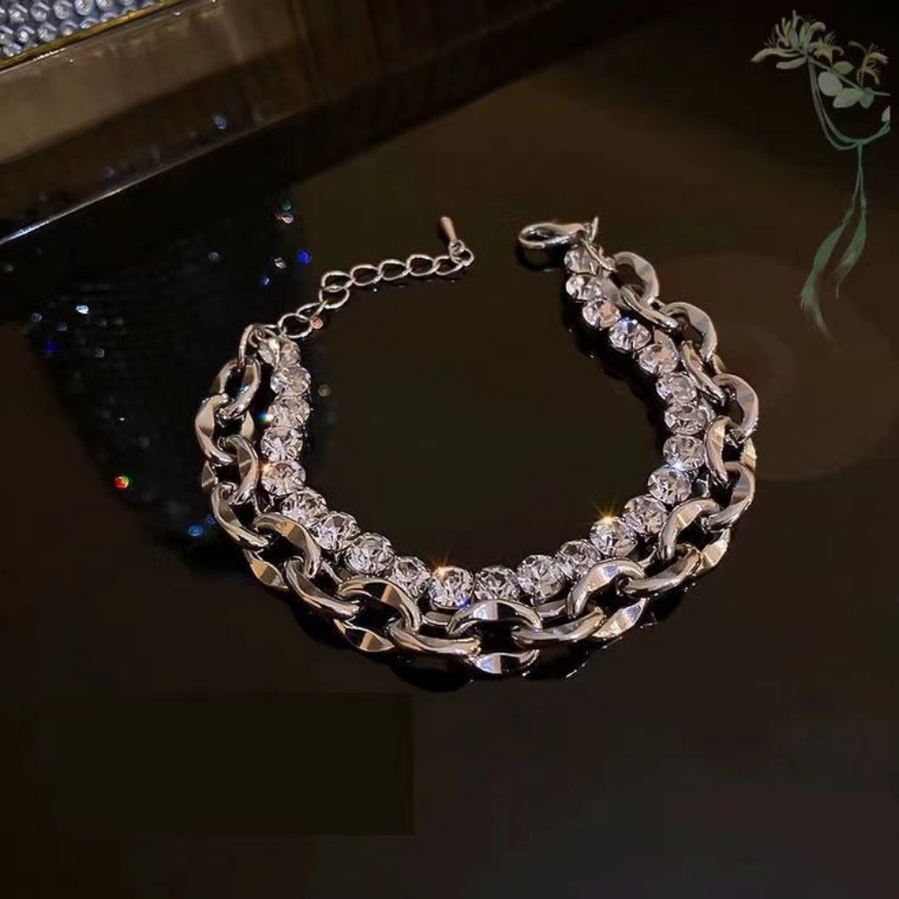 Gaya Eropa Amerika Desain Sederhana Rasa Gelang Wanita Baja Titanium Perak Disepuh High-end Zirkon Dua Lapis Gelang Pribadi Temperamen Perhiasan Permen Perhiasan