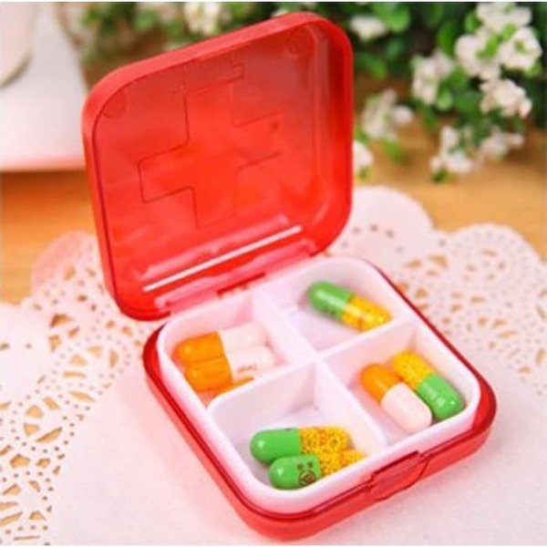 Kotak Obat 4 Sekat Travel / Portable Medicine Box / Tempat Aksesoris Manik dengan Partisi