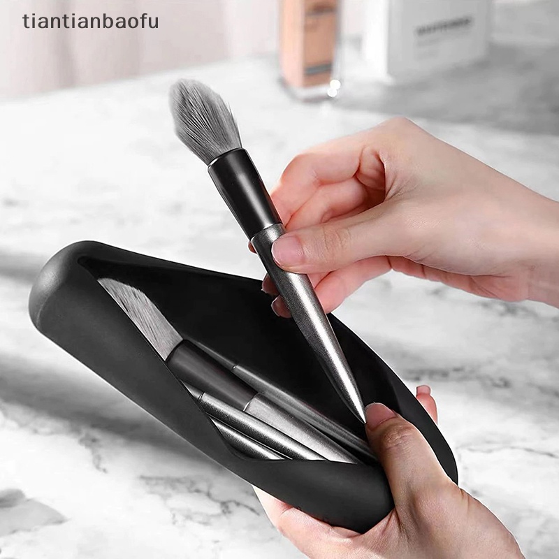 [tiantianbaofu] Kuas Makeup Silikon Portable Travel Makeup Case Tahan Air Tempat Brush Makeup Butik