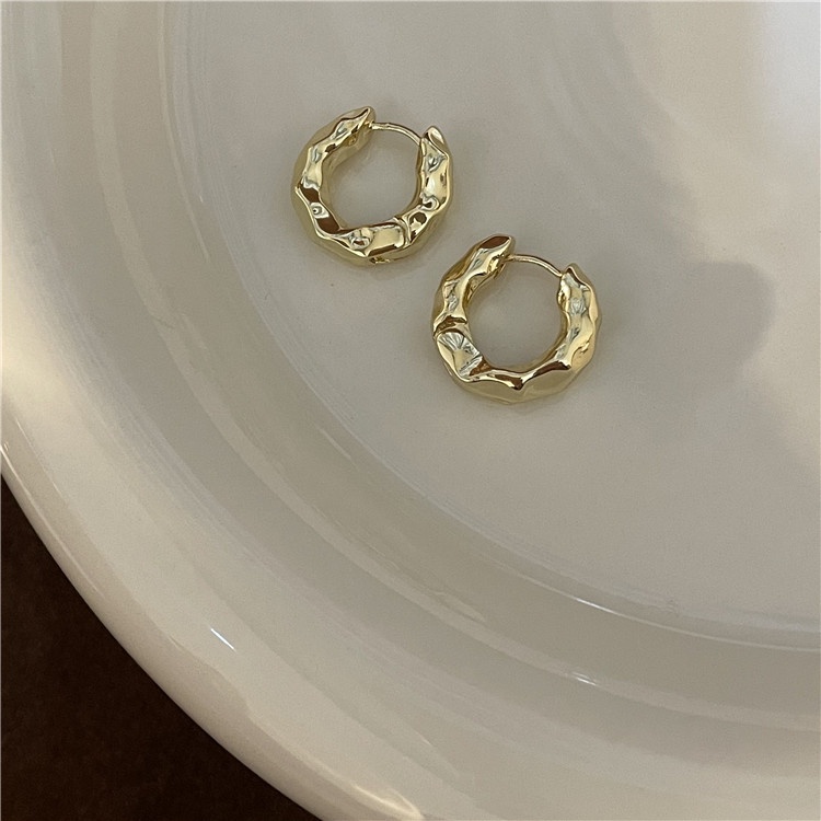 Aksesoris Anting Hoop Tekstur Logam Simple Fashionable