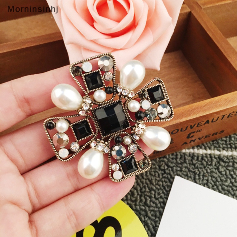 Mornin Vintage Cross Mutiara Bros Wanita Gaya Barok Jas Mantel Pin Aksesoris id