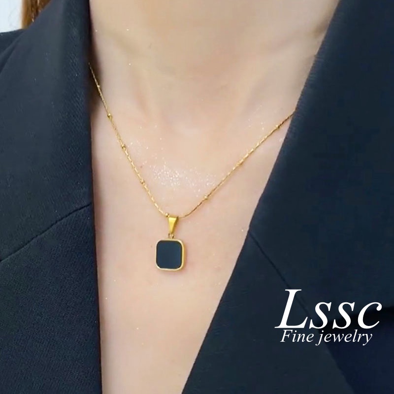 Kalung Titanium Wanita Persegi Hitam Korea Aesthetic Emas 18K Anti Karat Fashion Aksesoris Perhiasan