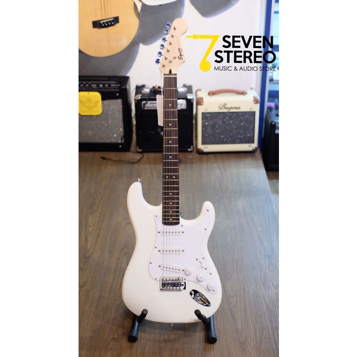 Squier by Fender Stratocaster Bullet Series