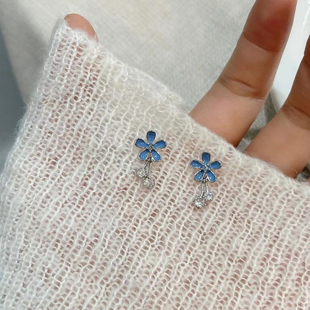 Anting high-end Bunga Biru Musim Panas Anting Temperamen Kecil Segar Dan Manis