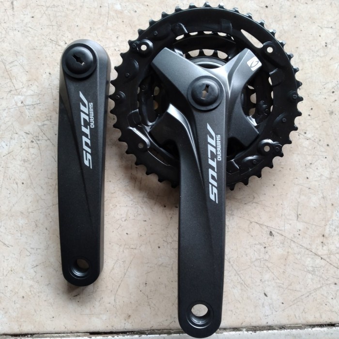 Crank Set MTB Triple 3 Speed Sepeda Shimano Altus M2000 40-30-22