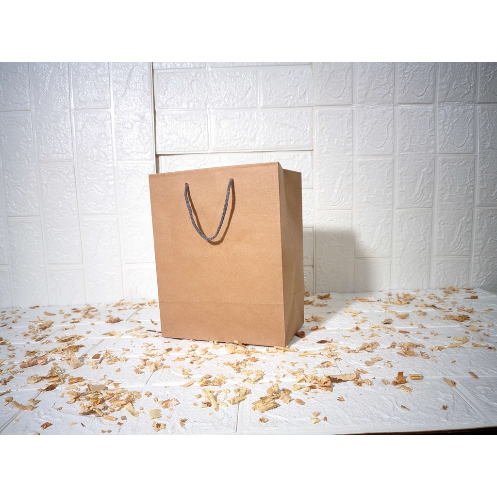 

Paper Bag R5 polos Warna Coklat P18xL10xT23