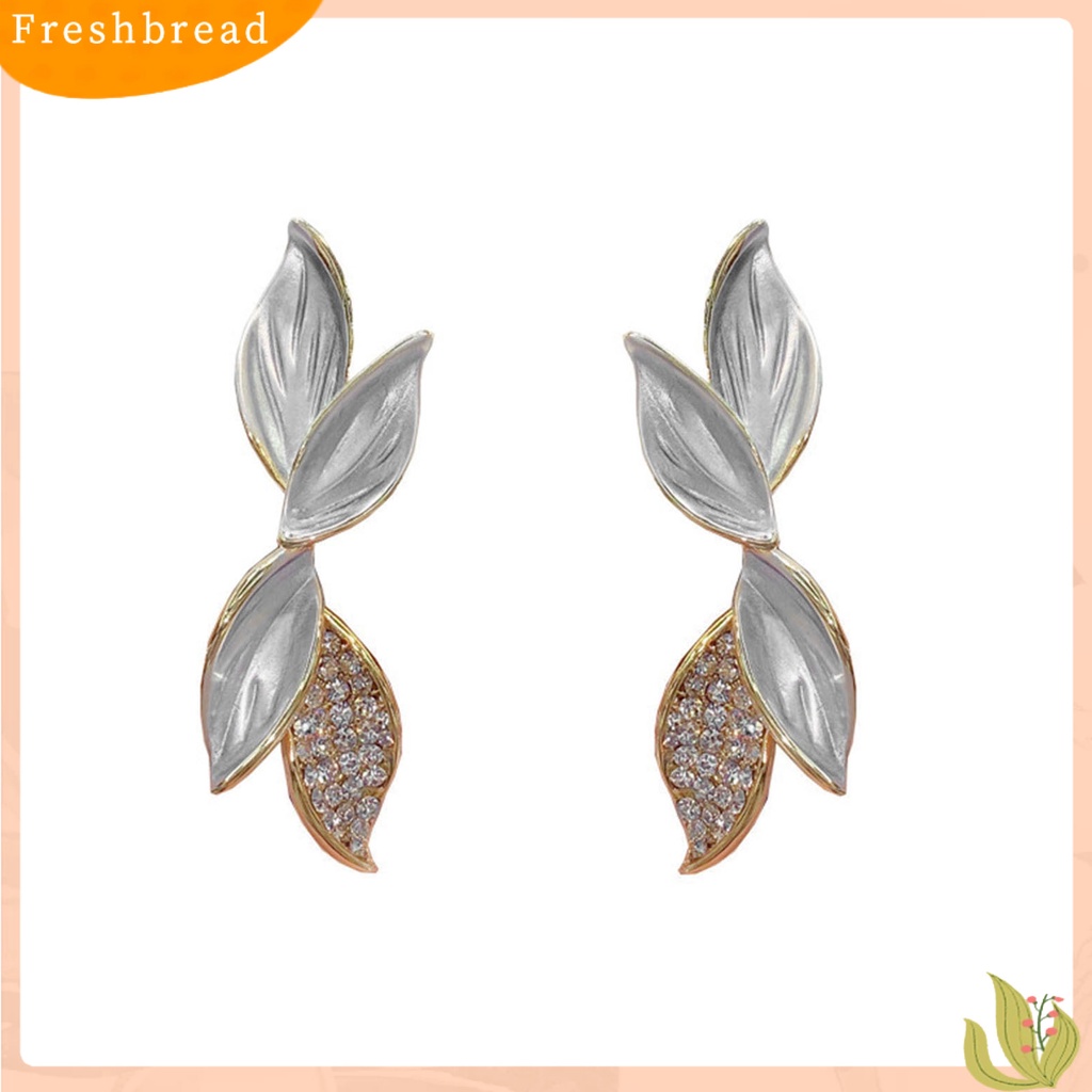 &lt; Freshbread &gt; 1pasang Anting Pejantan Temperamen Berlian Imitasi Cahaya Mewah Bentuk Daun Menawan Dekorasi High-end Geometris Mengkilap Wanita Pesta Anting Aksesoris Pakaian