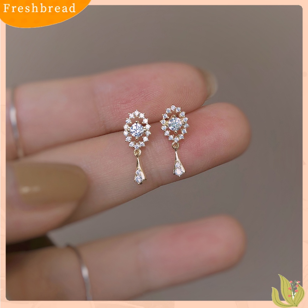 &lt; Freshbread &gt; 1pasang Wanita Menjuntai Anting Berongga Keluar Rumbai Aksesori Vintage Kilau Terang Drop Earrings Untuk Pakaian Sehari-Hari