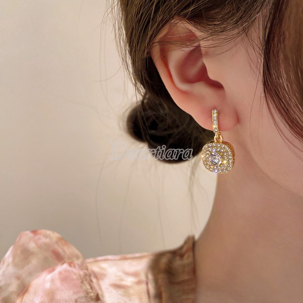 Vintage Fashion Desain Minimalis Dengan Anting Geometris Tertanam Berlian