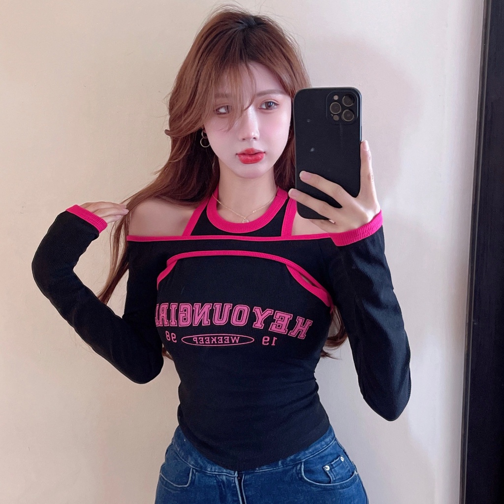 Red Garis kontras warna manis dan pedas musim semi seksi palsu dua off-the-shoulder lengan panjang T-shirt wanita desain chic keinginan murni atasan kecil