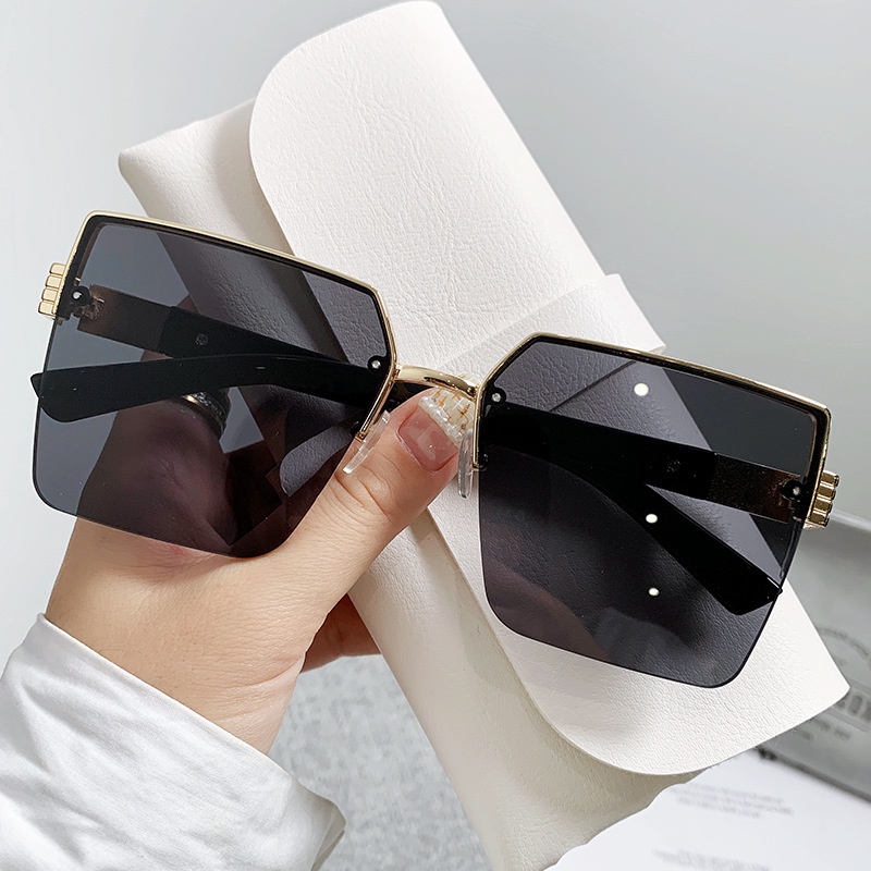 (YUZHU) Western Fashion Logam Oversized Frame Sunglasses Ringan Gaya Mewah Emas Setengah Bingkai Gradien Kacamata Hitam Untuk Wanita