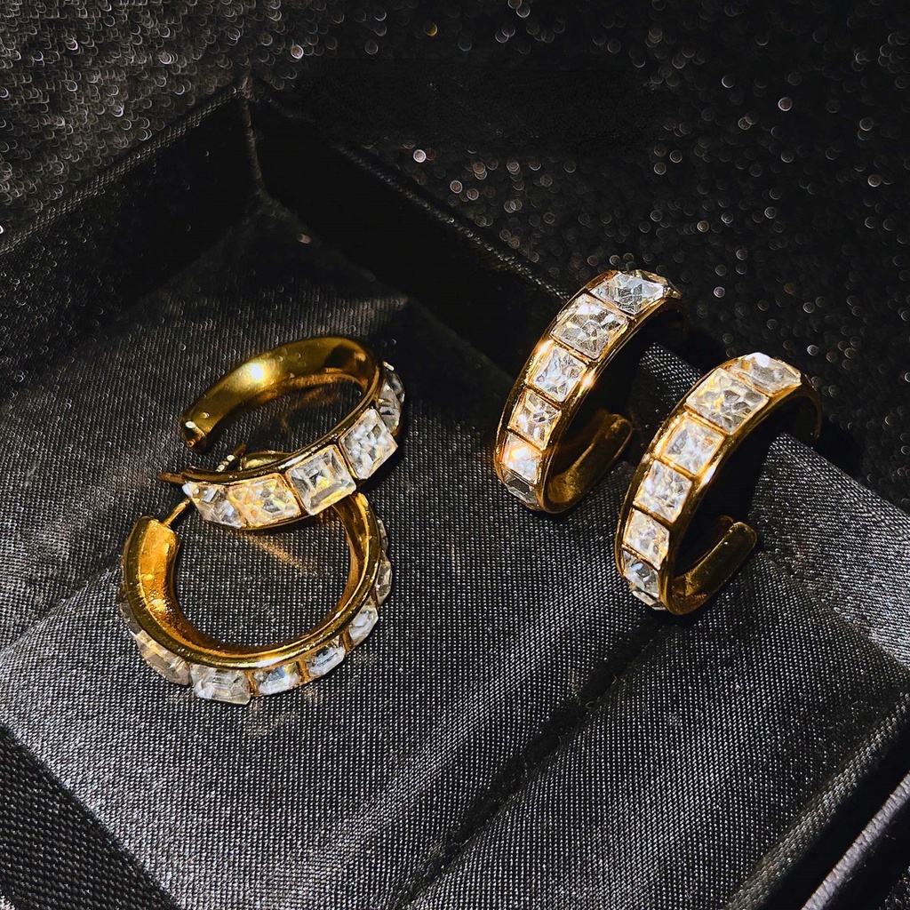 Goldkingdom Aksesoris Perhiasan Fashion Ready Stock French advanced sense square diamond earring Terang flash Berlian Anting Berbentuk C.