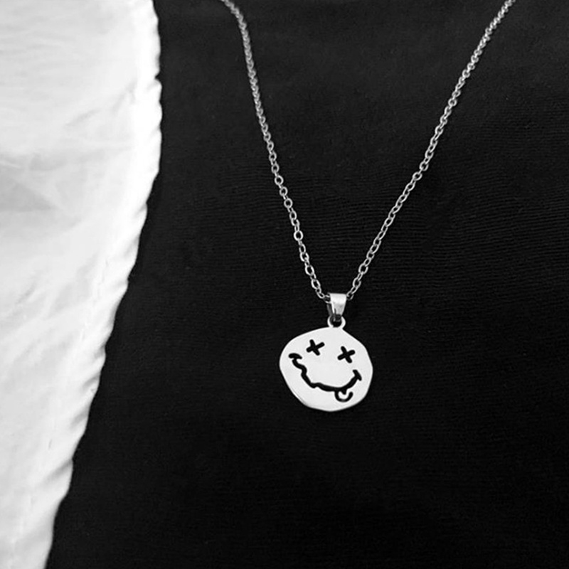 Ins Fashion Smile Pendant Kalung Pria Dan Wanita Smiley Face Kalung Kepribadian Hip-Hop Perhiasan Pasangan