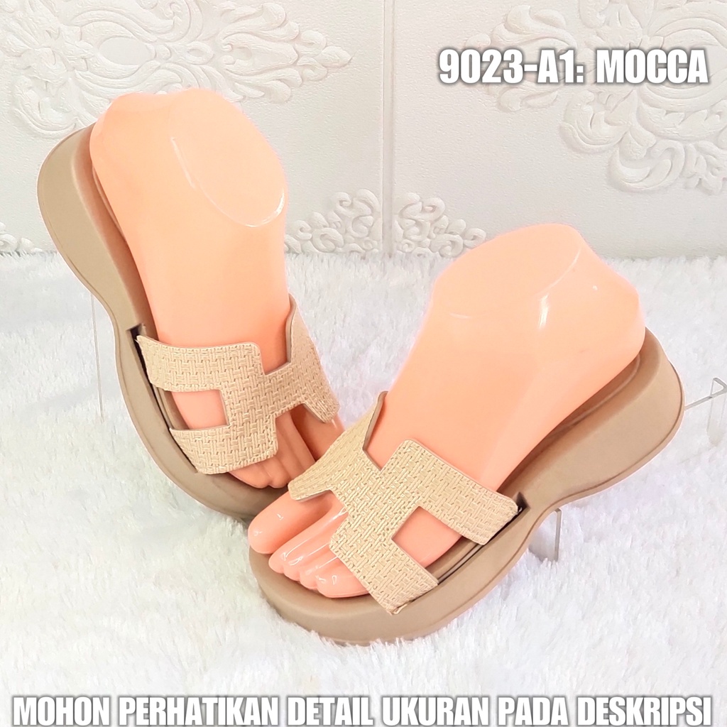 Sandal Wedges Perempuan 9023 A1 Sendal Karet Sol Tebal Berkualitas AntiAir SDLWW