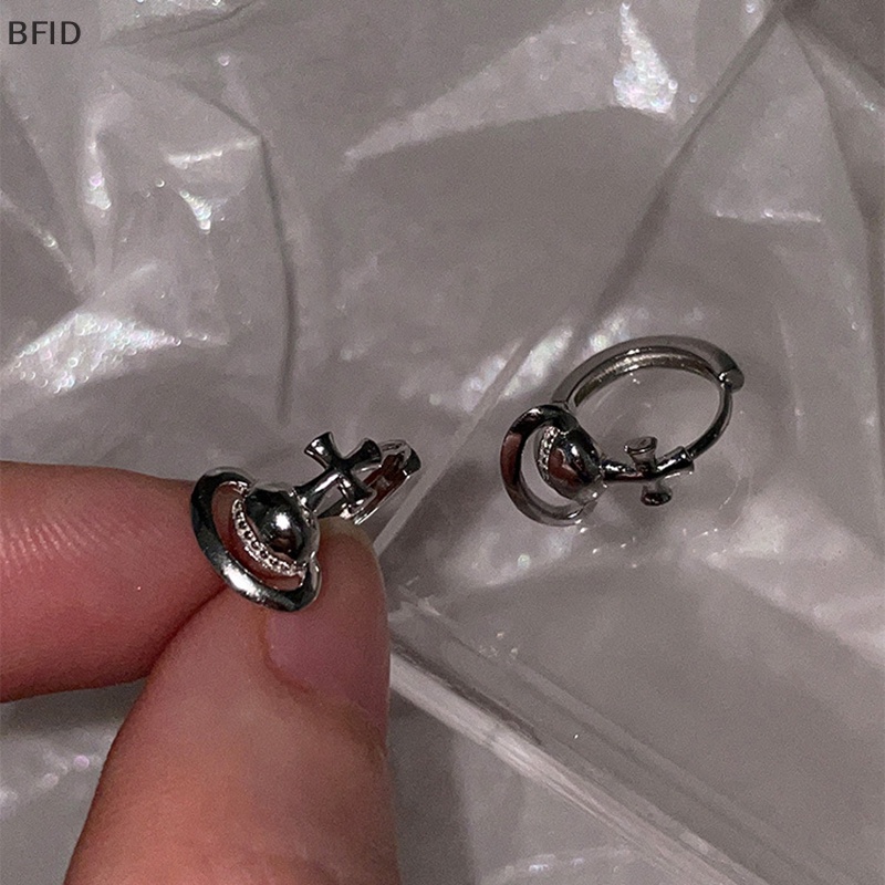 [BFID] Warna Silver Gaya Korea Kreatif Salib Cosmic Planet Saturn Anting Indah Anting Untuk Wanita Fashion Pesta Perhiasan Hadiah [ID]