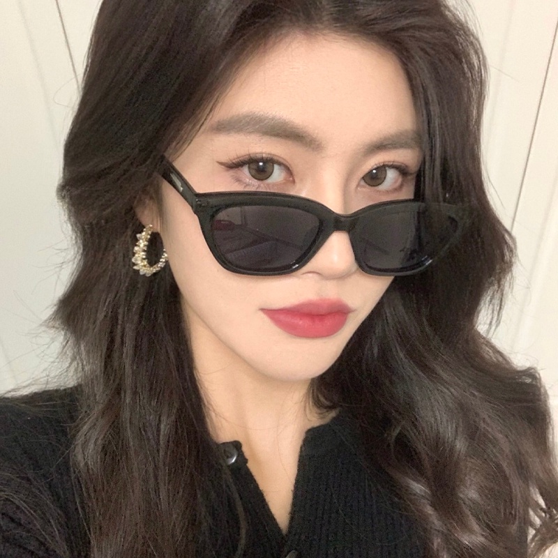 Papaozhu Kepribadian UV400 Perlindungan Hitam Cat Eye Frame Sunglasses Untuk Wanita Pria Gaya Mengemudi Nuansa Temperamen OOTD Kacamata Matahari