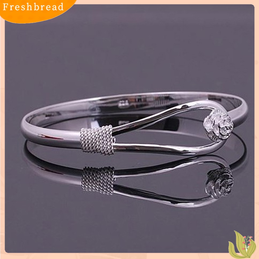 &lt; Freshbread &gt; Gelang Alloy Desain Bukaan Gesper Bunga Electroplating Kilau Terang Tidak Luntur Menghias Perhiasan Hadiah Cahaya Mewah Temperamen Wanita Bangle Untuk Perjamuan