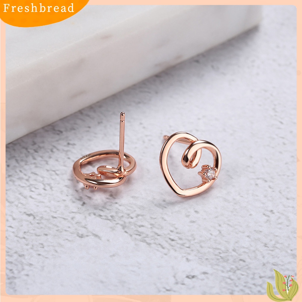 &lt; Freshbread &gt; Lady Berlian Imitasi Bertatahkan Berongga Jantung Telinga Stud Anting Perhiasan Hadiah Hari Valentine