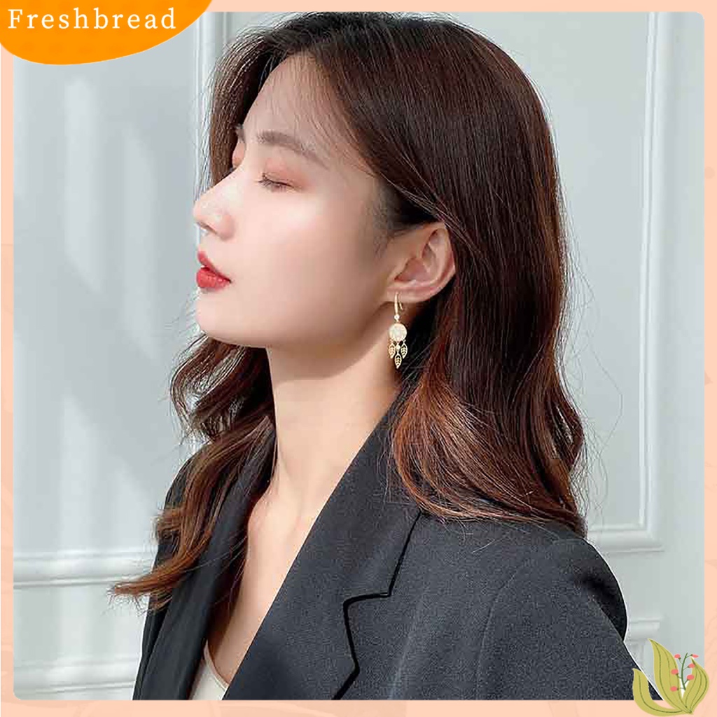 {In Stock} 1pasang Liontin Anting Geometris Berongga Keluar Glitter Dreamcatcher Bentuk Temperamen Daun Rumbai Berlian Imitasi Anting Perhiasan Aksesori