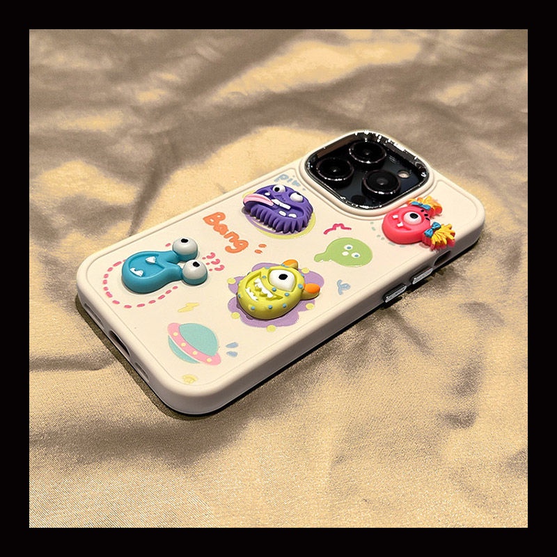 IPHONE  Casing Ponsel Desain Boneka Empat Monster Kecil Putih 3d Kompatibel Dengan Iphone12 13 14 11 Pro Max X Xs Max Xr Fzxc