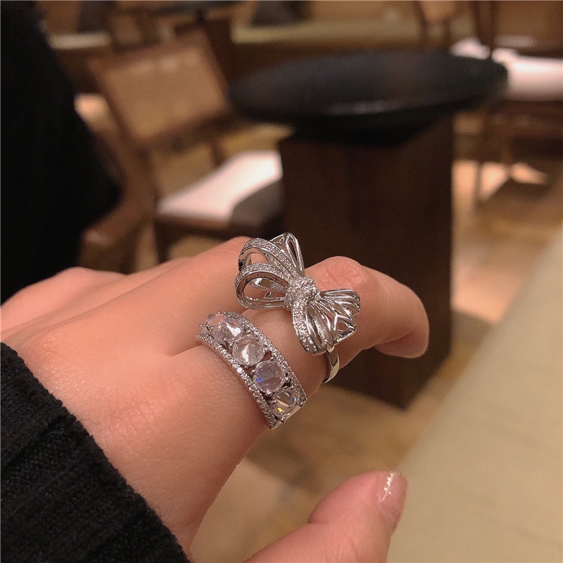 Perasaan Canggih Goreng Cantik!Cahaya Mewah Gentle Zirkon Super Flash Baris Cincin Berlian Open Bow Knot Influencer ins Ring Trendy