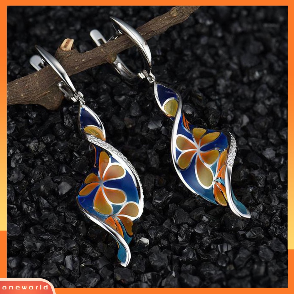 [WOD] Wanita Enamel Berlian Imitasi Hias Plumeria Bunga Spiral Menjuntai Huggie Earrings