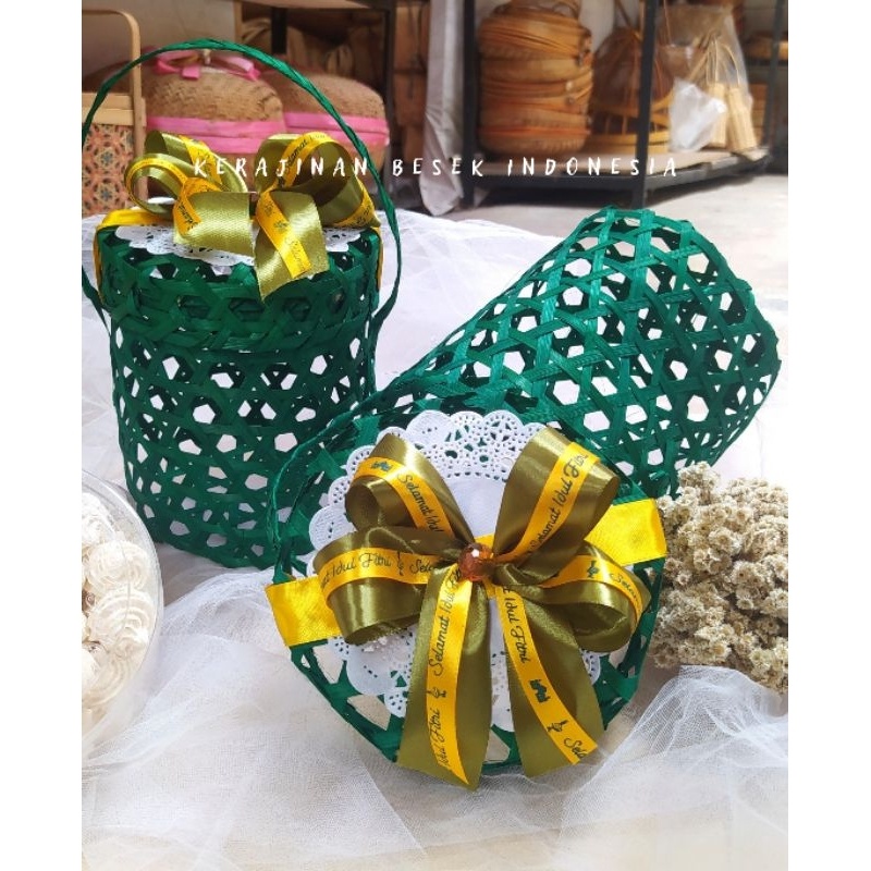 

Spesial lebaran Klongsong nastar dengan hiasan pita lebaran Hampers lebaran Parsel lebaran toples kue kering nastar kastengel