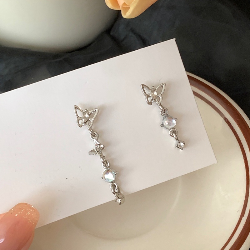 1pasang Kupu-Kupu Fringe Anting Wanita Super Mengkilap Karbon Tinggi Berlian Asimetris Stud Earrings Perhiasan Mewah Hadiah Pesta