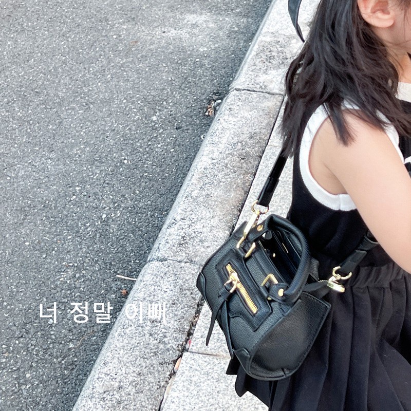 TAS FASHION KOREA SELEMPANG JALAN JALAN ANAK BAG BAHU LUCU PEREMPUAN BDBG GH CATALOG