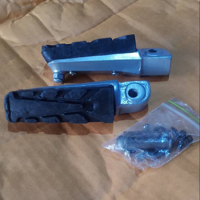 Footstep depan cbr150 , cbr250 , cb150r