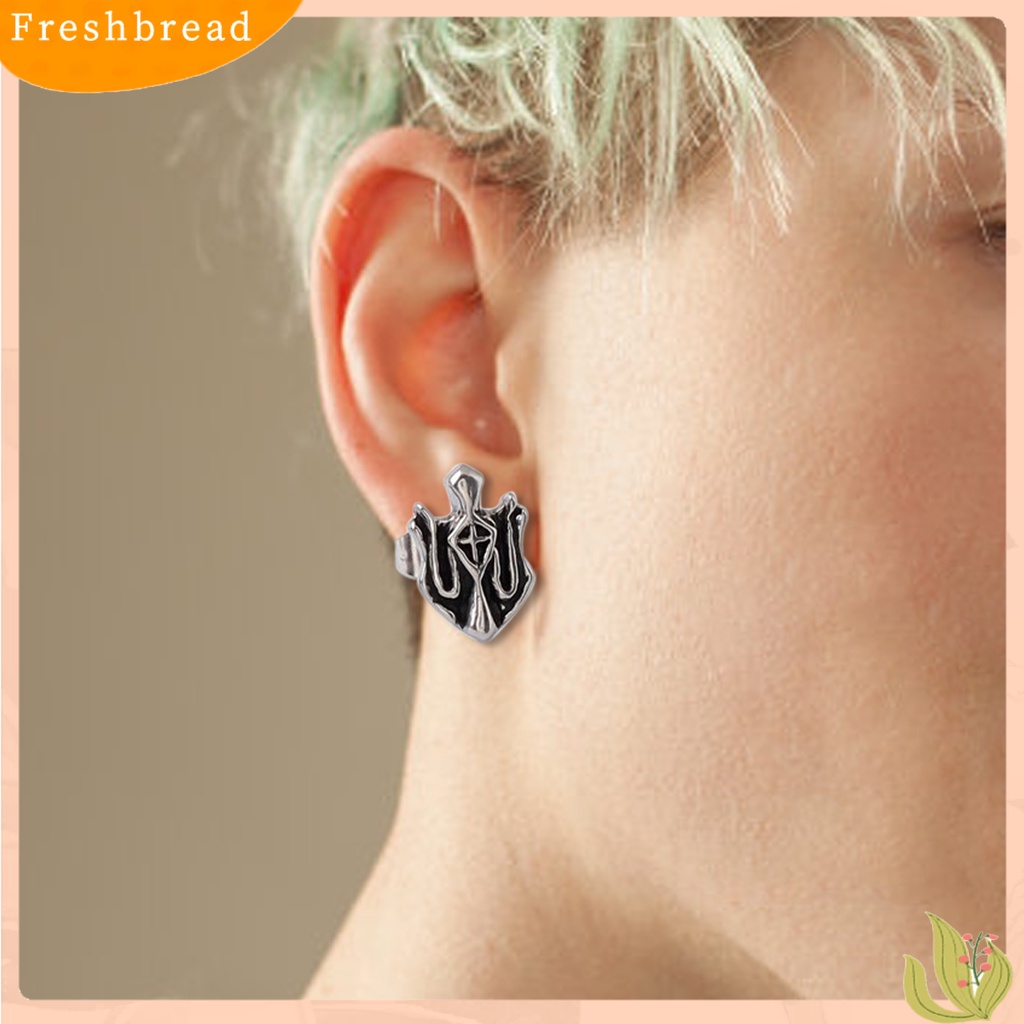 &lt; Freshbread &gt; 1Pc Bersinar Hias Berlian Imitasi Pria Anting Baja Titanium Perisai Bentuk Hip Hop Telinga Stud Perhiasan Aksesori