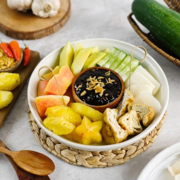 

Rujak Tolet Asinan Queen Makanan Rujak Khas Surabaya Dengan Petis
